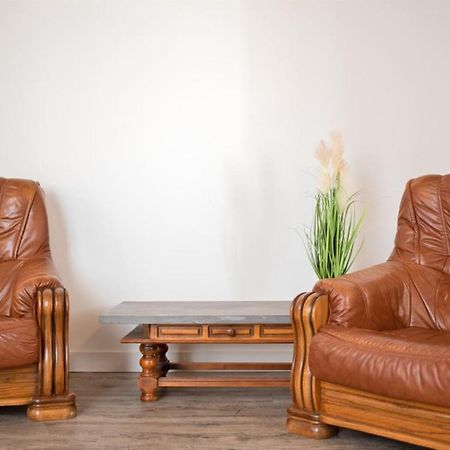 קרקסון Bright Spacious Well-Equipped Apartment מראה חיצוני תמונה